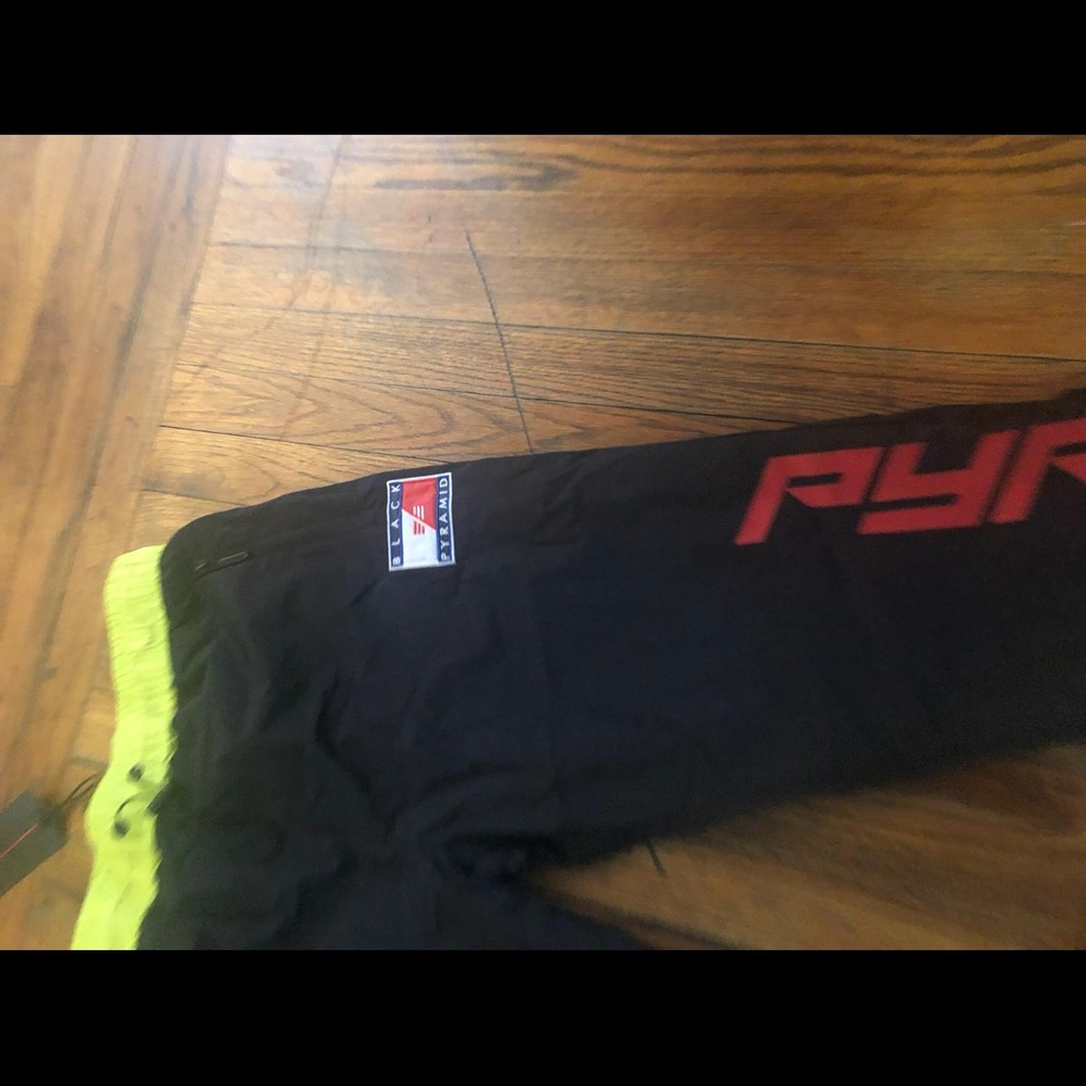 Black Pyramid - Picture 4 of 5